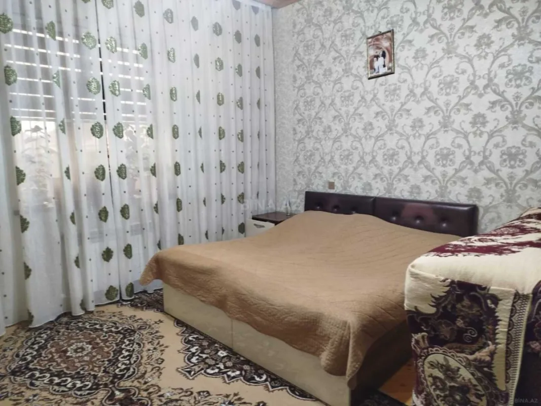 Satılır 4 otaqlı həyət evi 180 m²