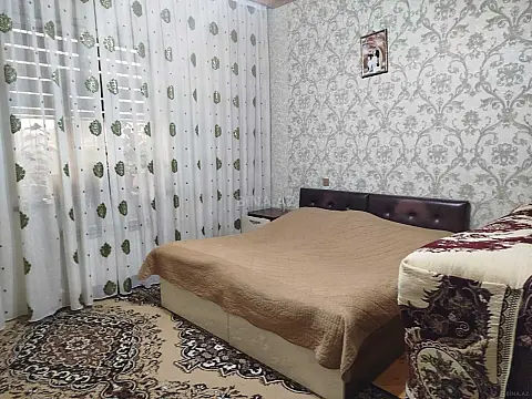 Satılır 4 otaqlı həyət evi 180 m²