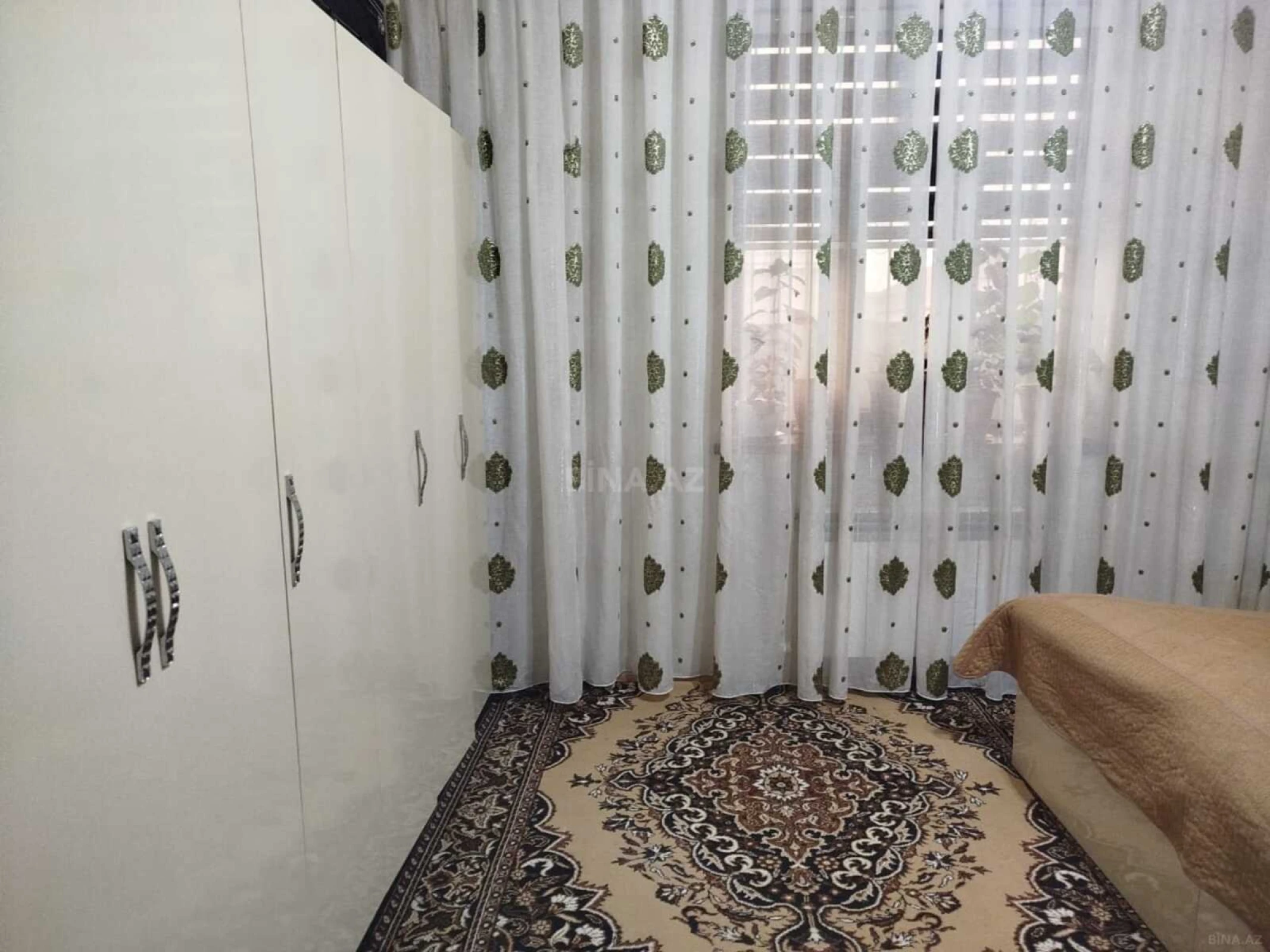 Satılır 4 otaqlı həyət evi 180 m²