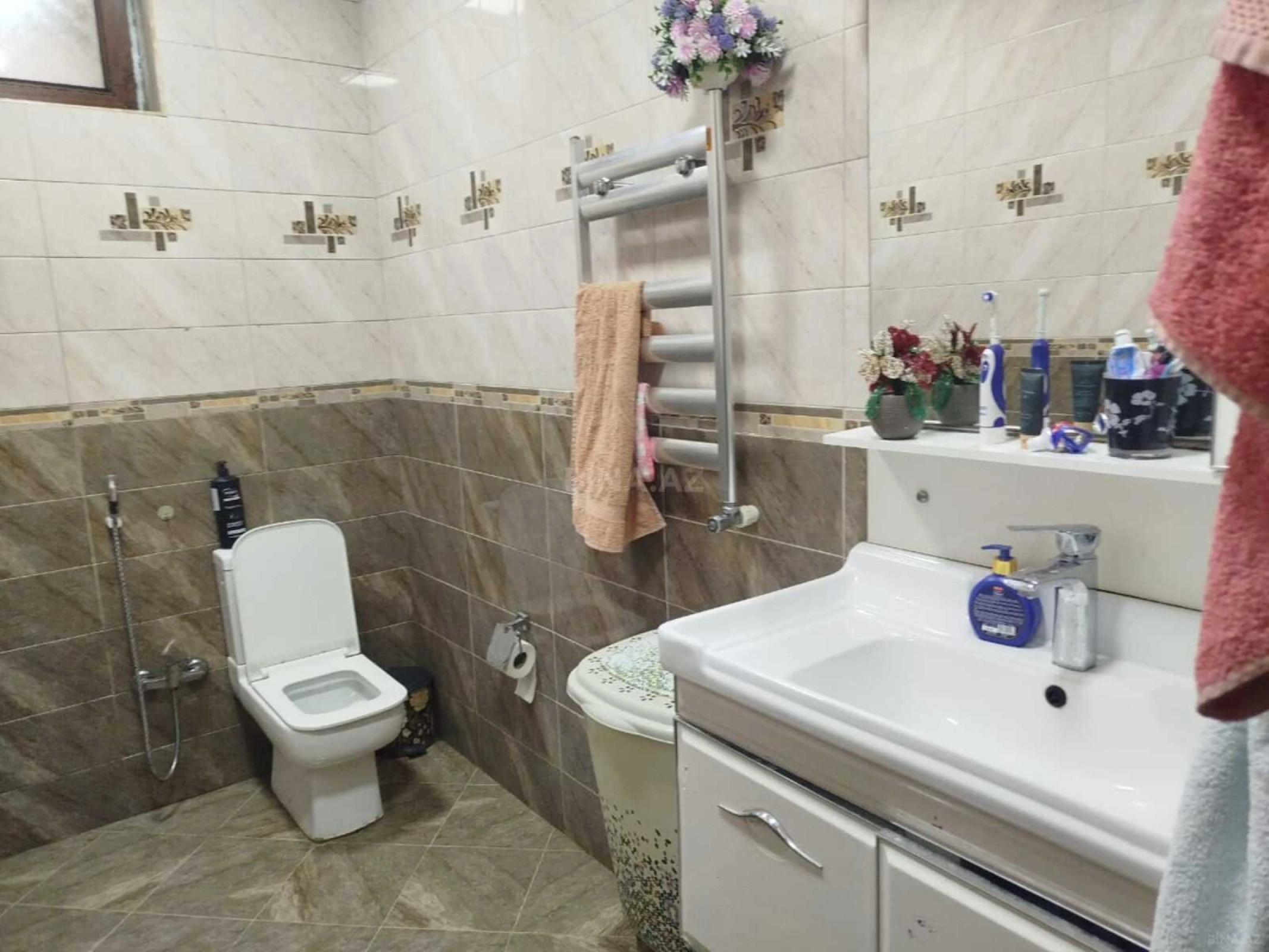 Satılır 4 otaqlı həyət evi 180 m²