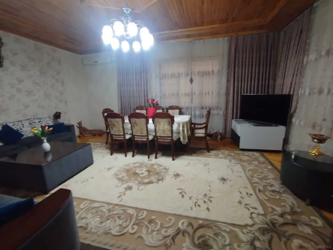 Satılır 4 otaqlı həyət evi 180 m²