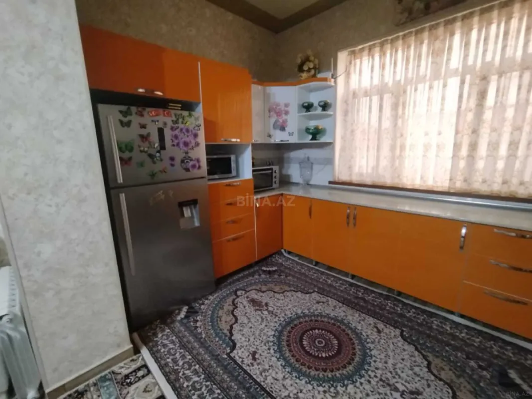 Satılır 4 otaqlı həyət evi 180 m²