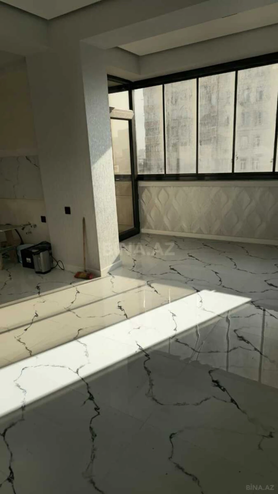 Satılır 4 otaqlı mənzil 145 m²
