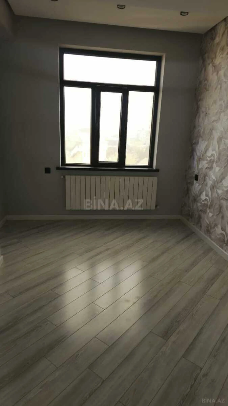 Satılır 4 otaqlı mənzil 145 m²