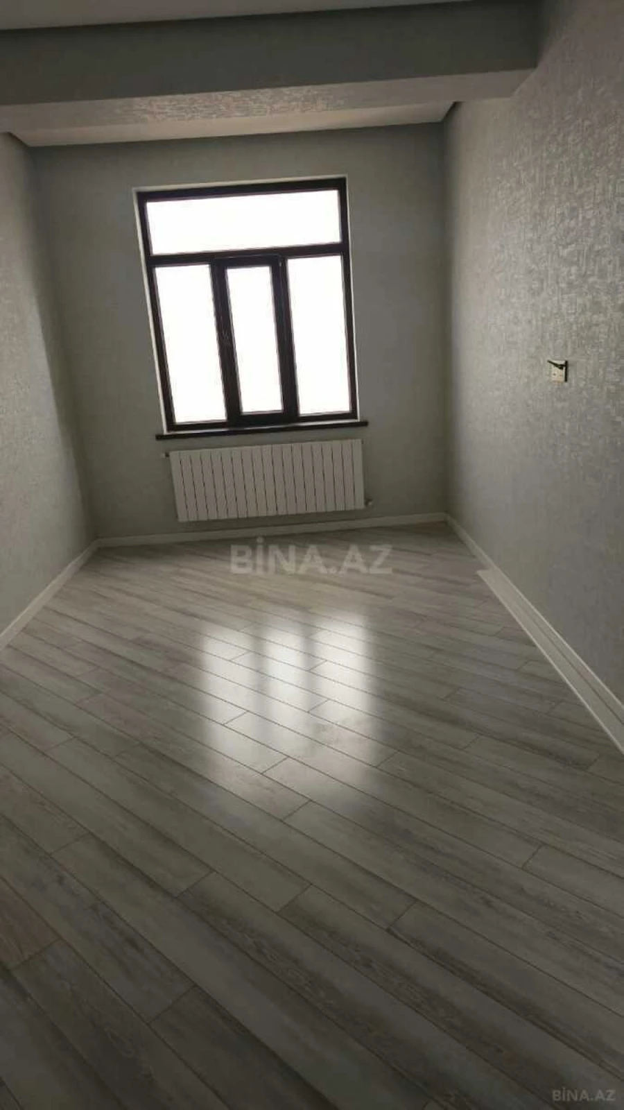 Satılır 4 otaqlı mənzil 145 m²