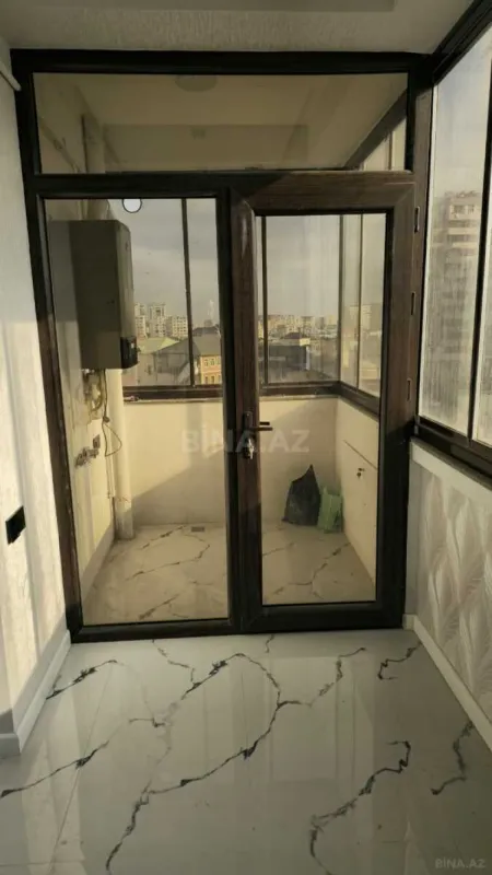 Satılır 4 otaqlı mənzil 145 m²