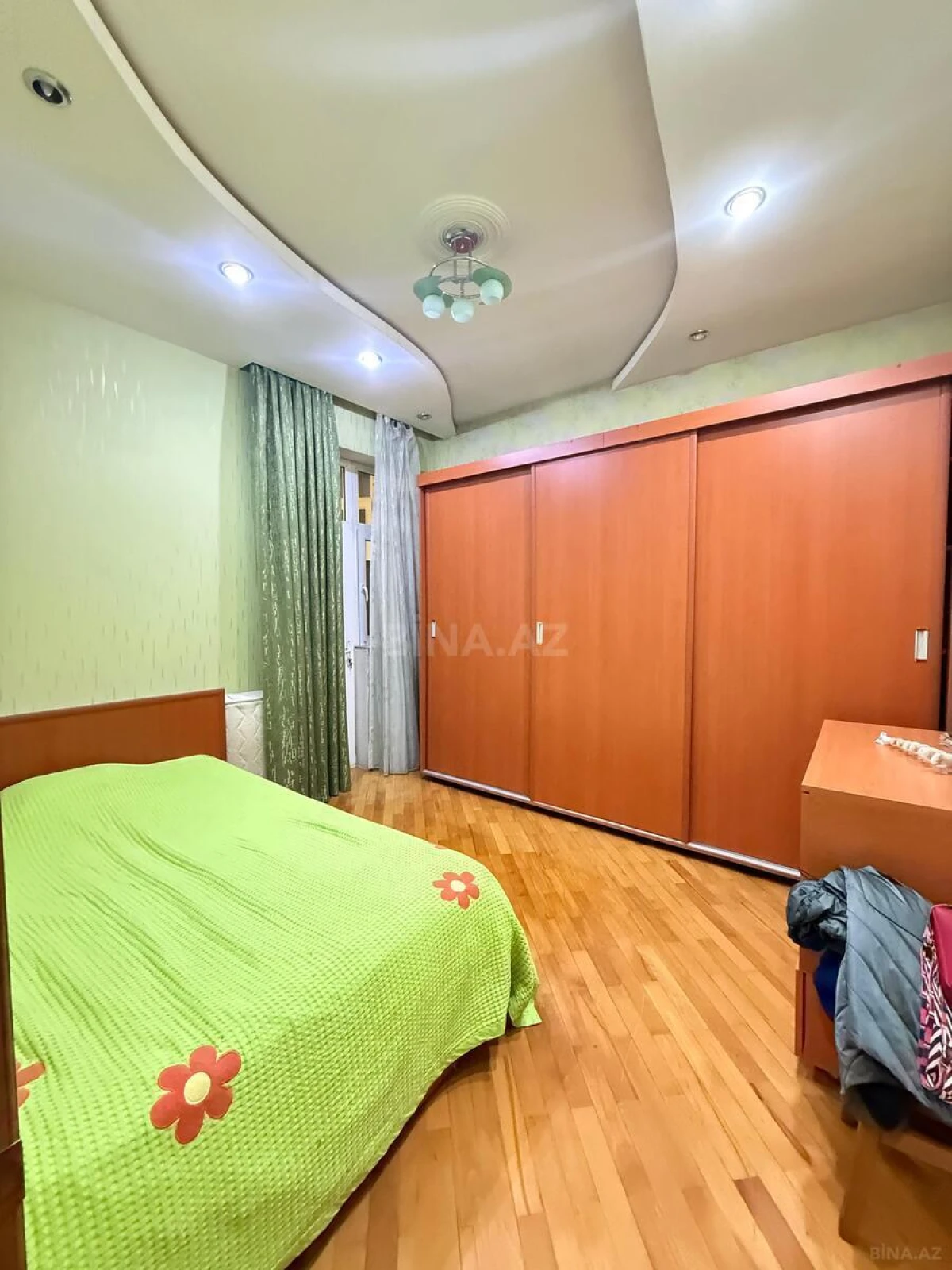 Satılır 3 otaqlı mənzil 115 m²