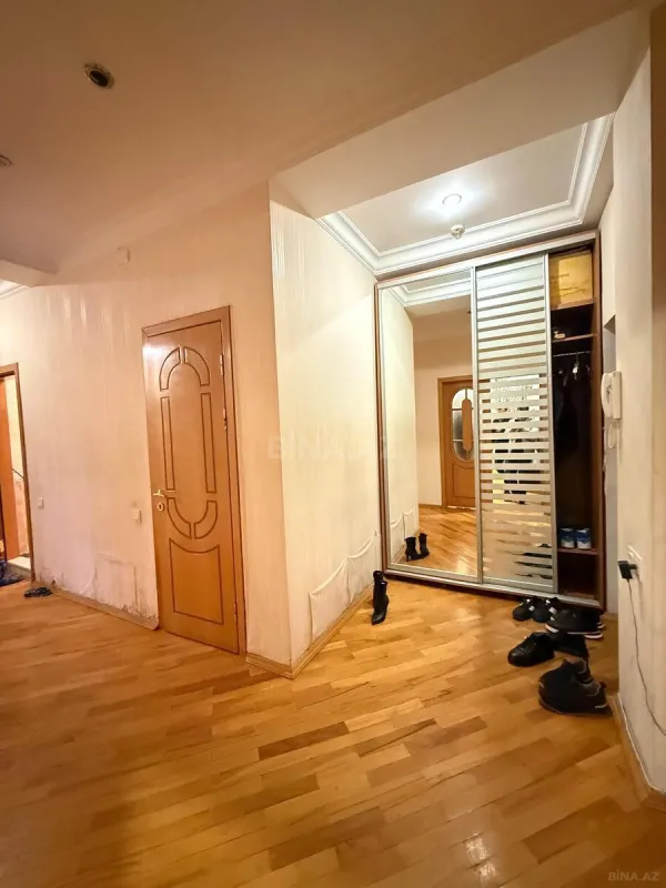 Satılır 3 otaqlı mənzil 115 m²