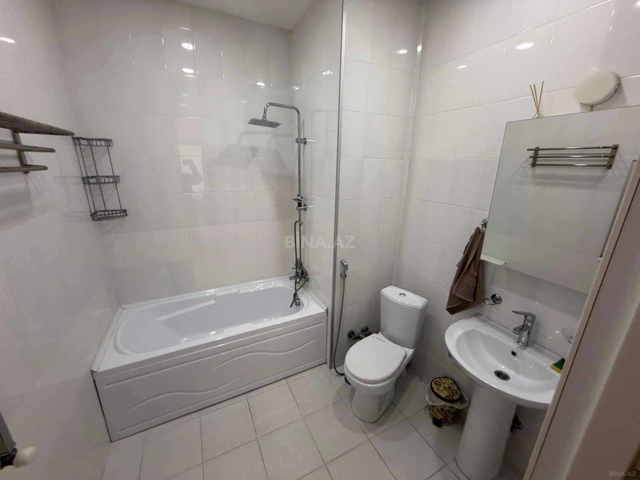 Kirayə verilir 3 otaqlı ofis 140 m²