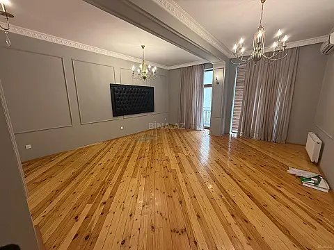 Kirayə verilir 3 otaqlı ofis 140 m²