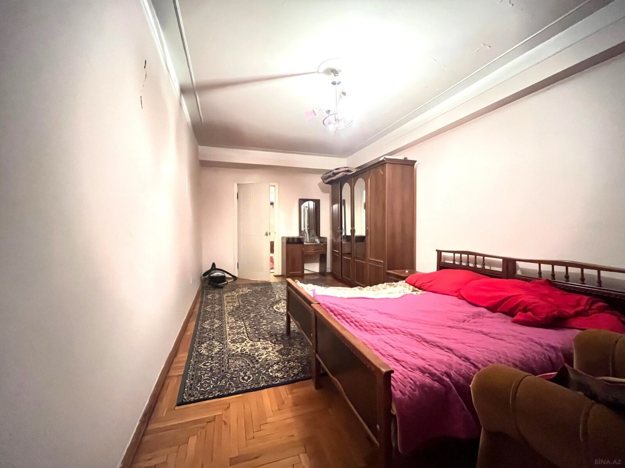 Satılır 4 otaqlı mənzil 110 m²