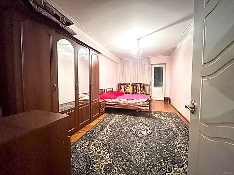 Satılır 4 otaqlı mənzil 110 m²