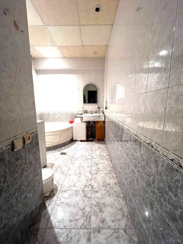 Satılır 4 otaqlı mənzil 110 m²