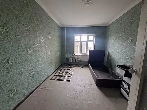 Satılır 4 otaqlı mənzil 110 m²