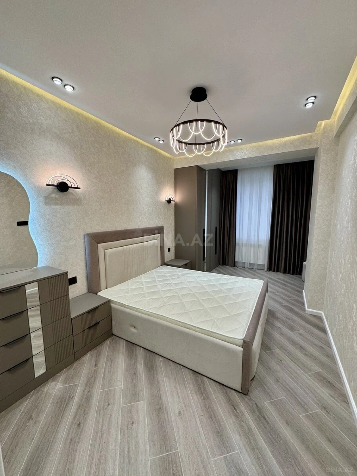 Satılır 3 otaqlı mənzil 107 m²