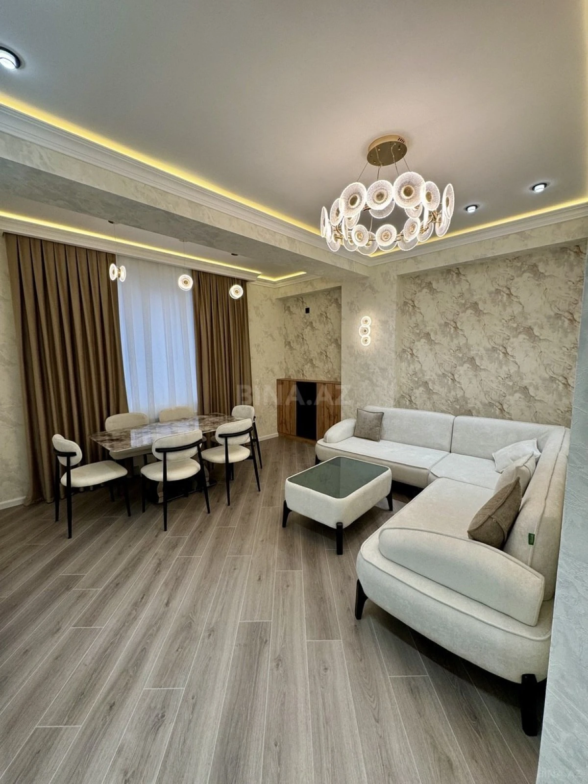Satılır 3 otaqlı mənzil 107 m²