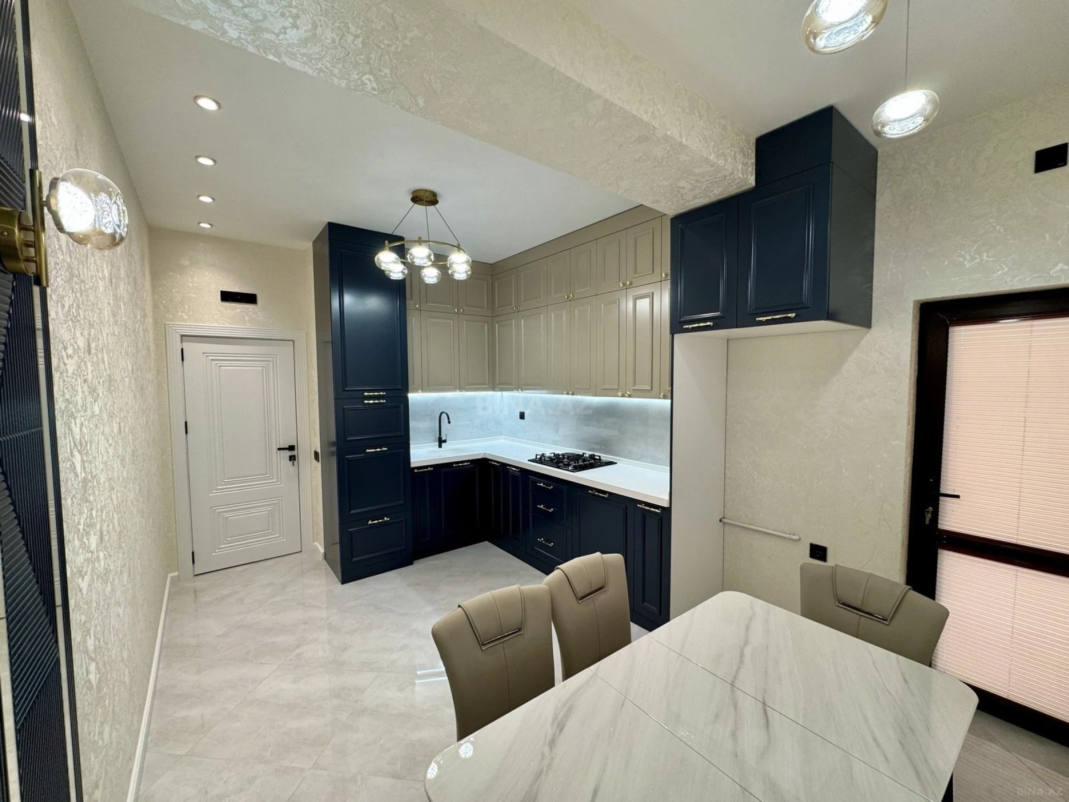 Satılır 3 otaqlı mənzil 107 m²