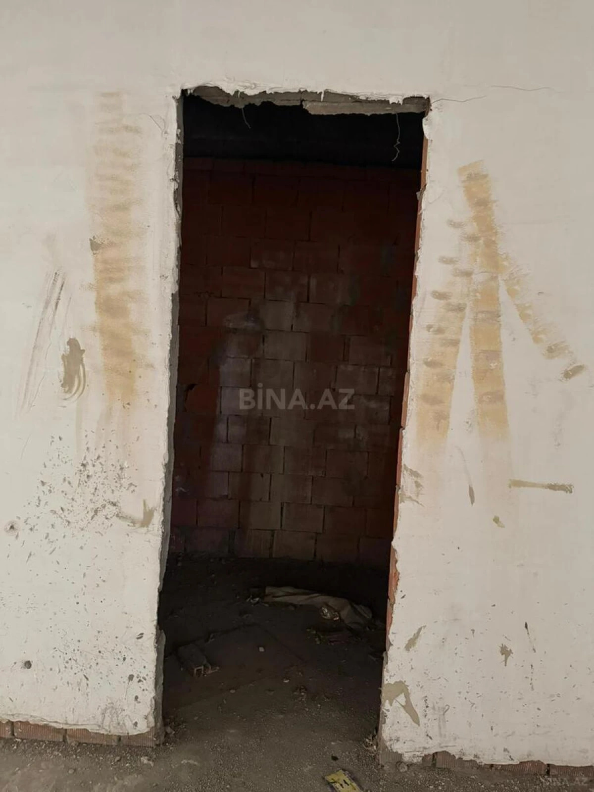 Satılır 3 otaqlı mənzil 145 m²