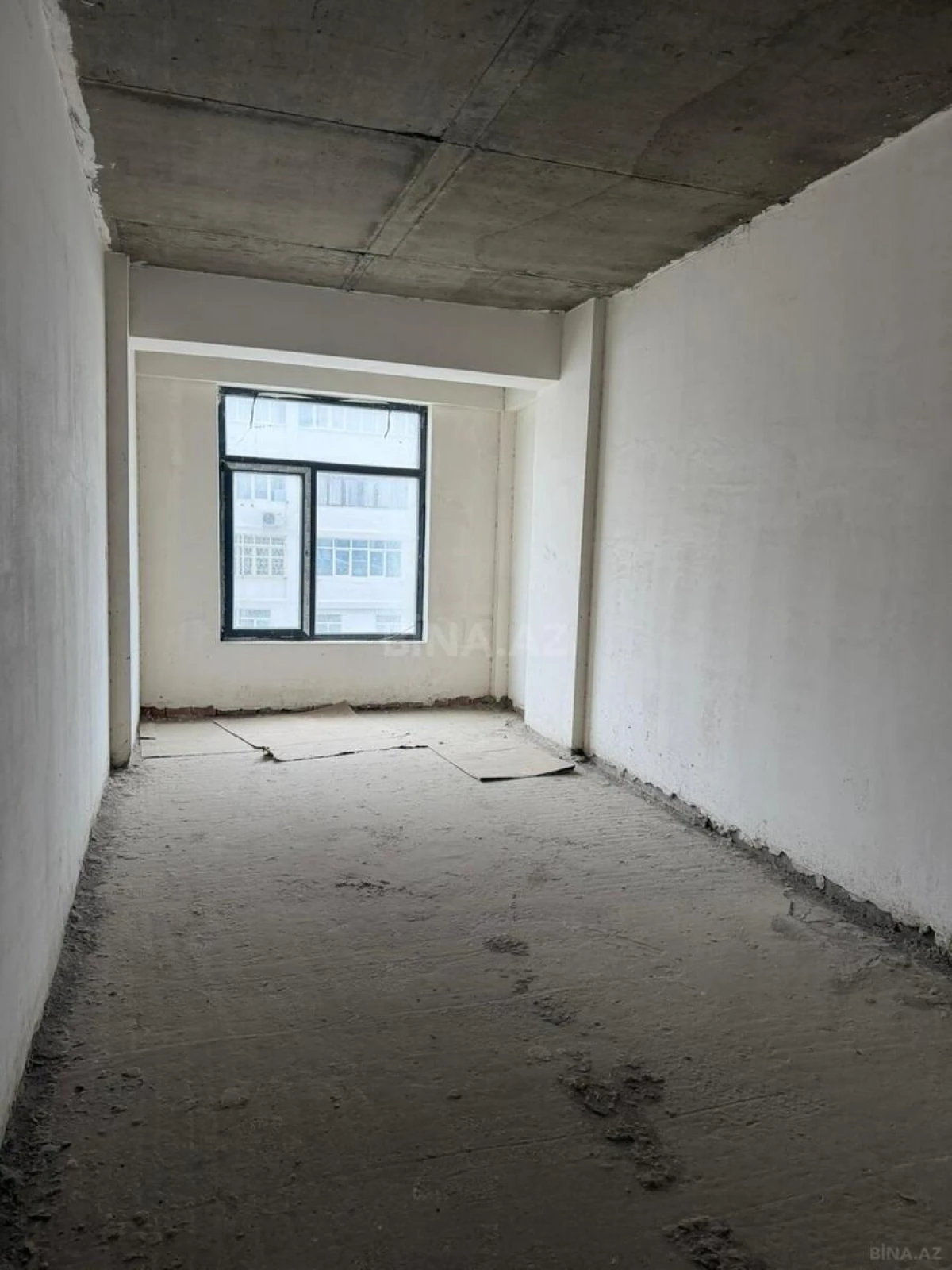 Satılır 3 otaqlı mənzil 145 m²