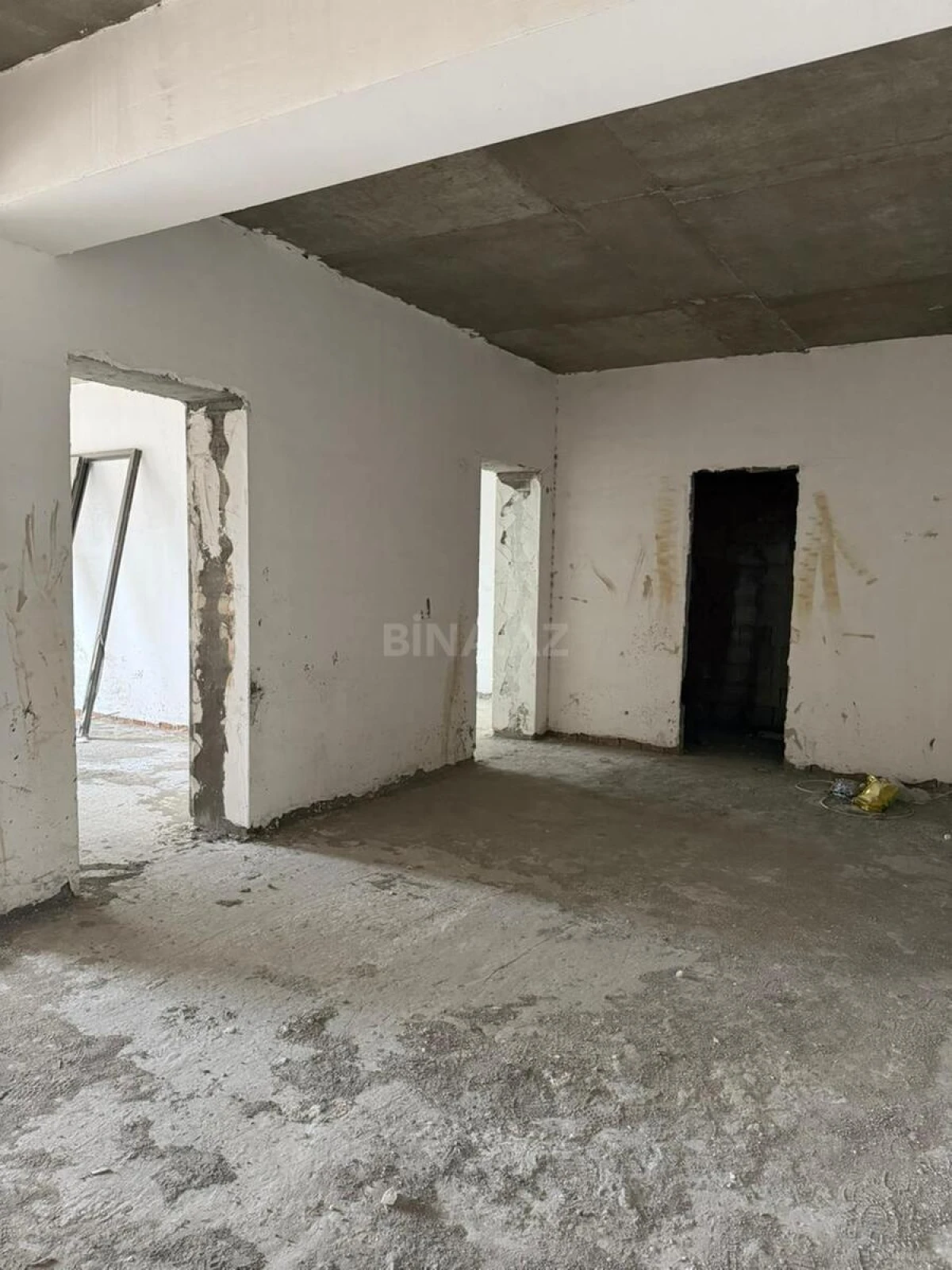 Satılır 3 otaqlı mənzil 145 m²