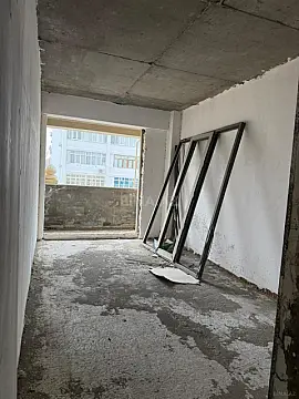 Satılır 3 otaqlı mənzil 145 m²