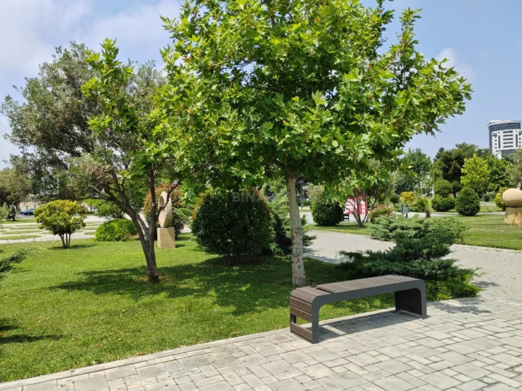 Satılır 3 otaqlı mənzil 145 m²