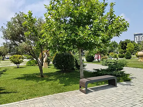 Satılır 3 otaqlı mənzil 145 m²