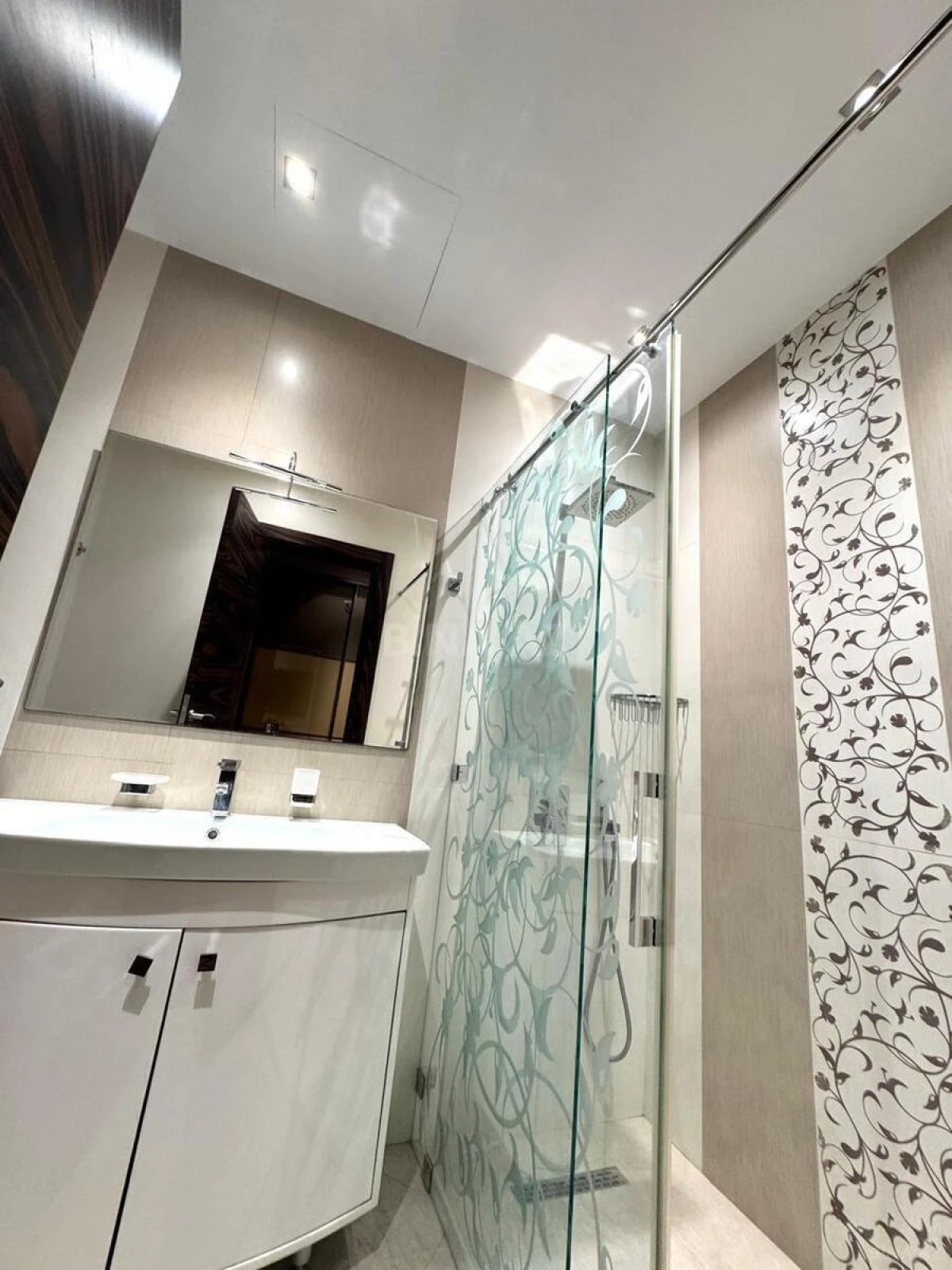 Kirayə verilir 4 otaqlı mənzil 174 m²