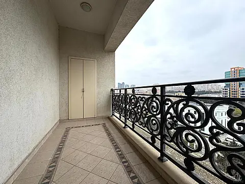 Kirayə verilir 4 otaqlı mənzil 174 m²