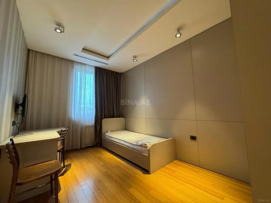 Kirayə verilir 4 otaqlı mənzil 174 m²