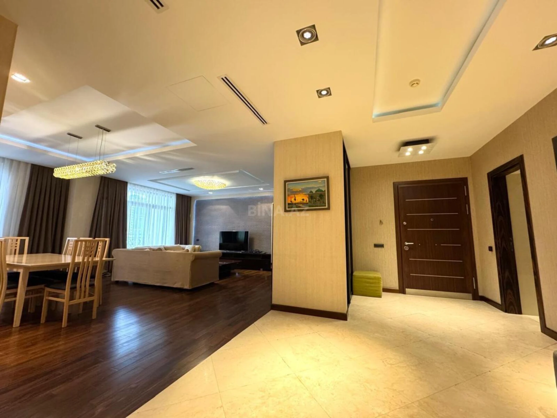 Kirayə verilir 4 otaqlı mənzil 174 m²
