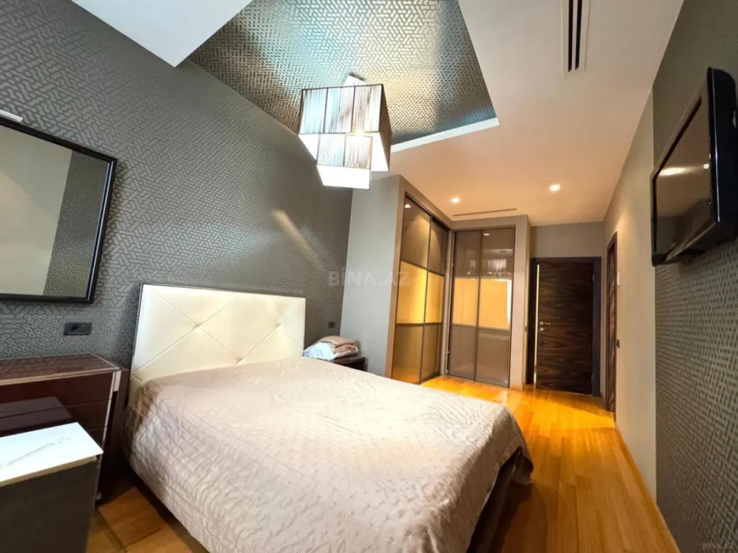 Kirayə verilir 4 otaqlı mənzil 174 m²