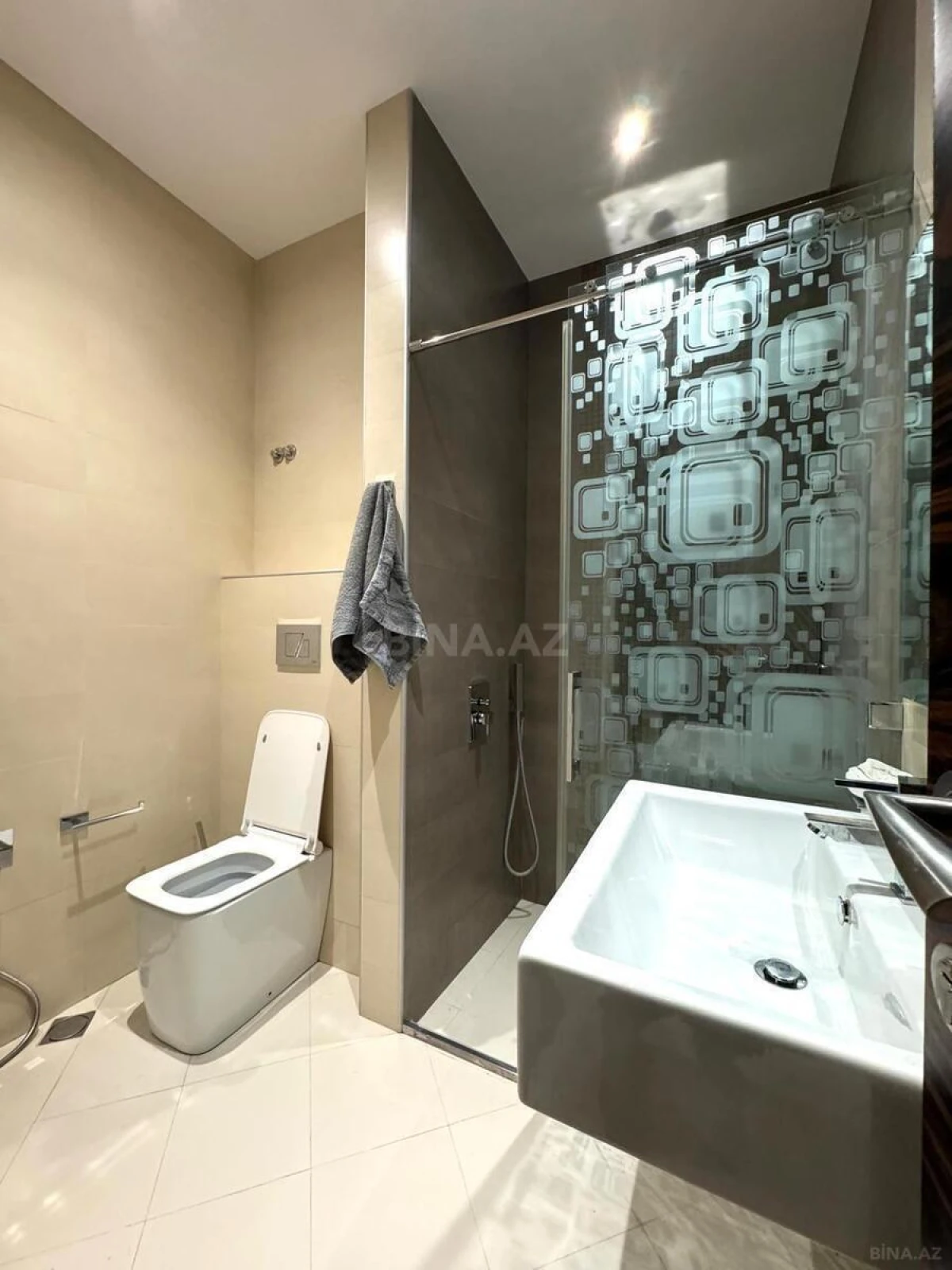 Kirayə verilir 4 otaqlı mənzil 174 m²