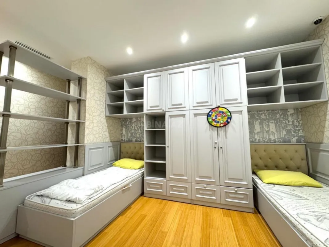 Kirayə verilir 4 otaqlı mənzil 174 m²