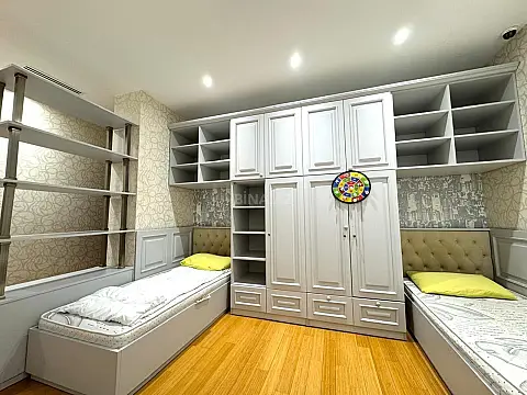 Kirayə verilir 4 otaqlı mənzil 174 m²