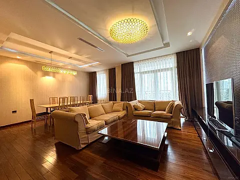 Kirayə verilir 4 otaqlı mənzil 174 m²