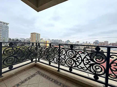 Kirayə verilir 4 otaqlı mənzil 174 m²