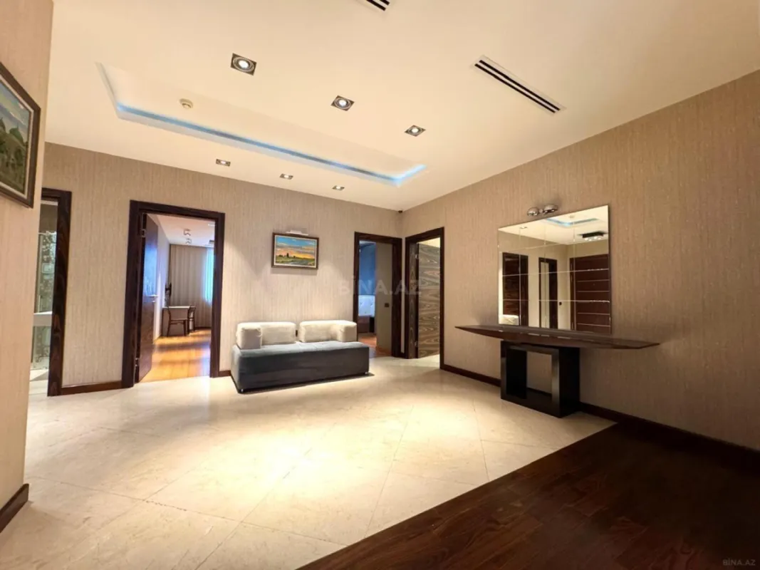 Kirayə verilir 4 otaqlı mənzil 174 m²