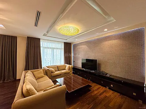 Kirayə verilir 4 otaqlı mənzil 174 m² — Bakı, Nizami 4 otaq 174.00 m²