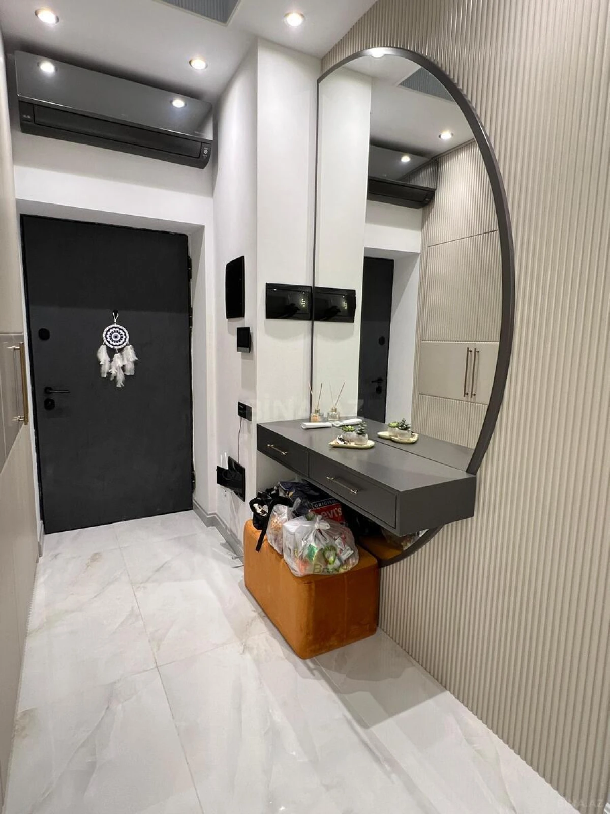 Satılır 4 otaqlı mənzil 136 m²