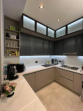 Satılır 4 otaqlı mənzil 136 m²