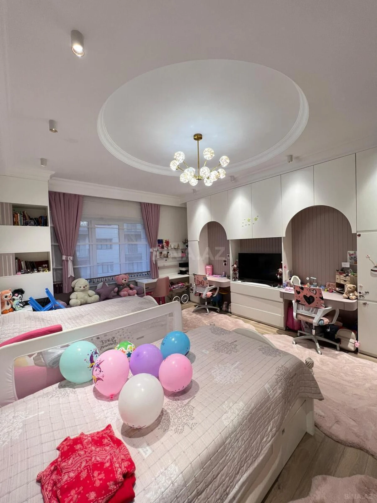 Satılır 4 otaqlı mənzil 136 m²