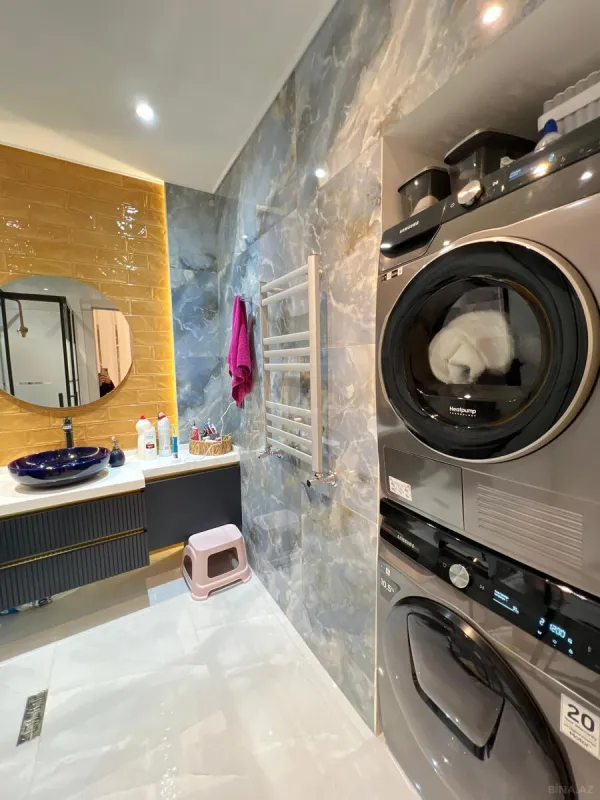 Satılır 4 otaqlı mənzil 136 m²