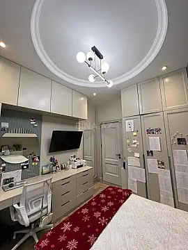 Satılır 4 otaqlı mənzil 136 m²