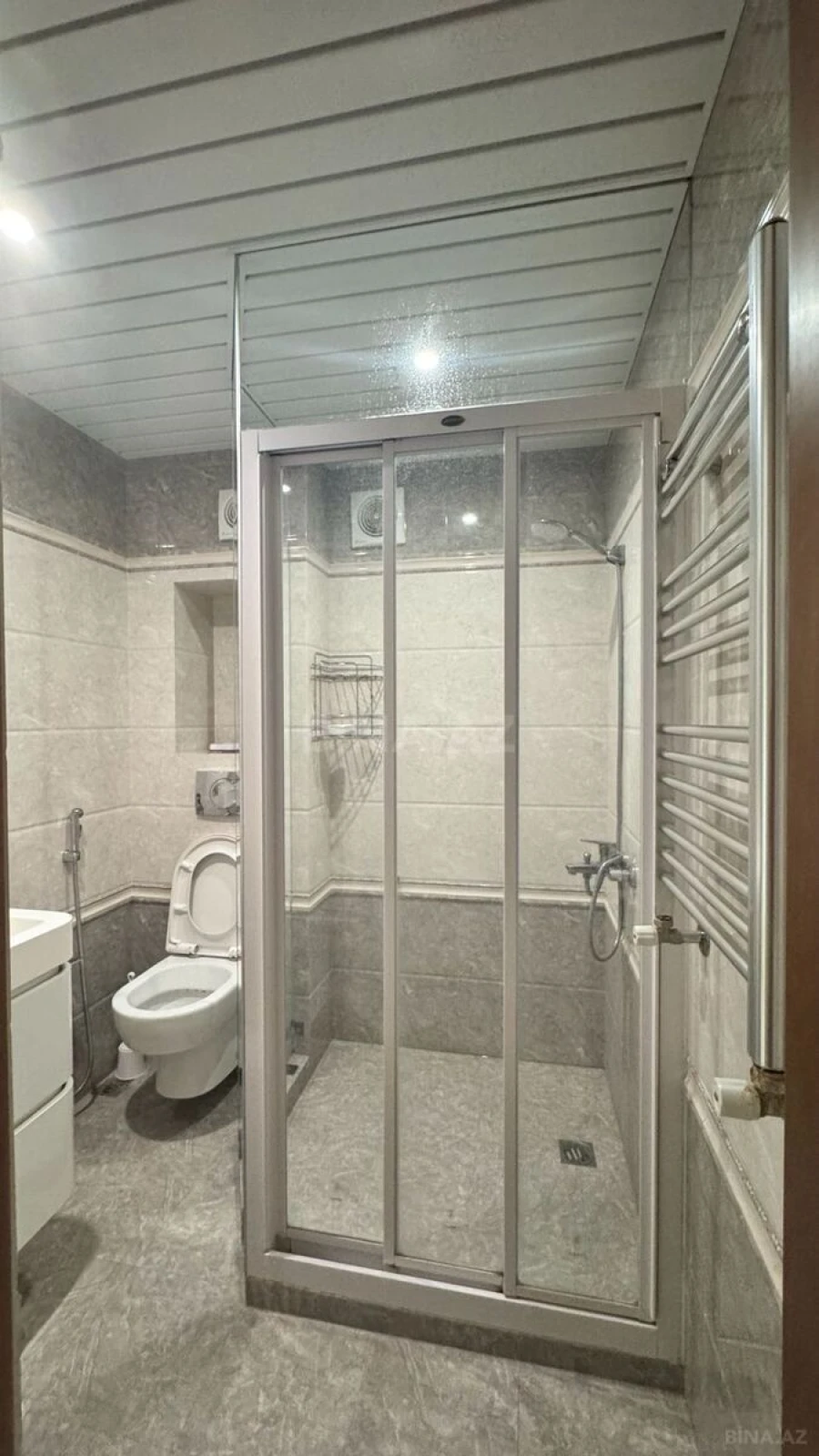 Kirayə verilir 3 otaqlı mənzil 75 m²