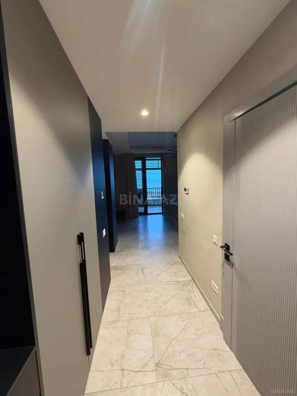 Kirayə verilir 2 otaqlı mənzil 93 m²