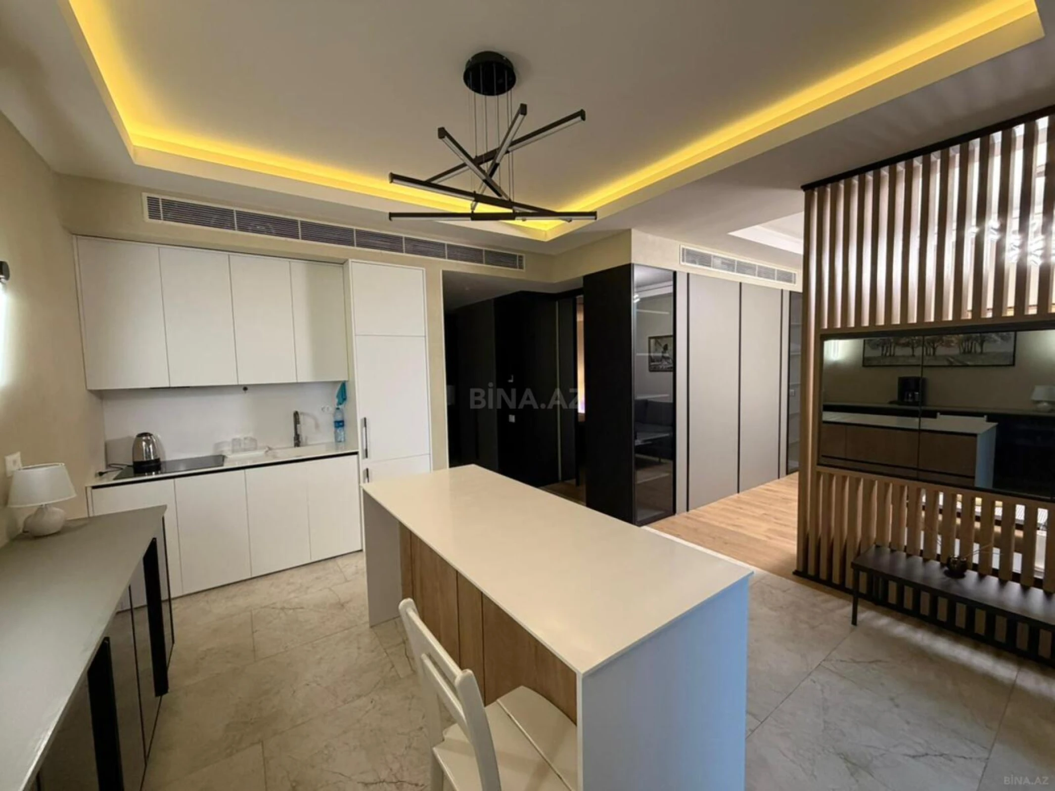 Kirayə verilir 2 otaqlı mənzil 93 m²