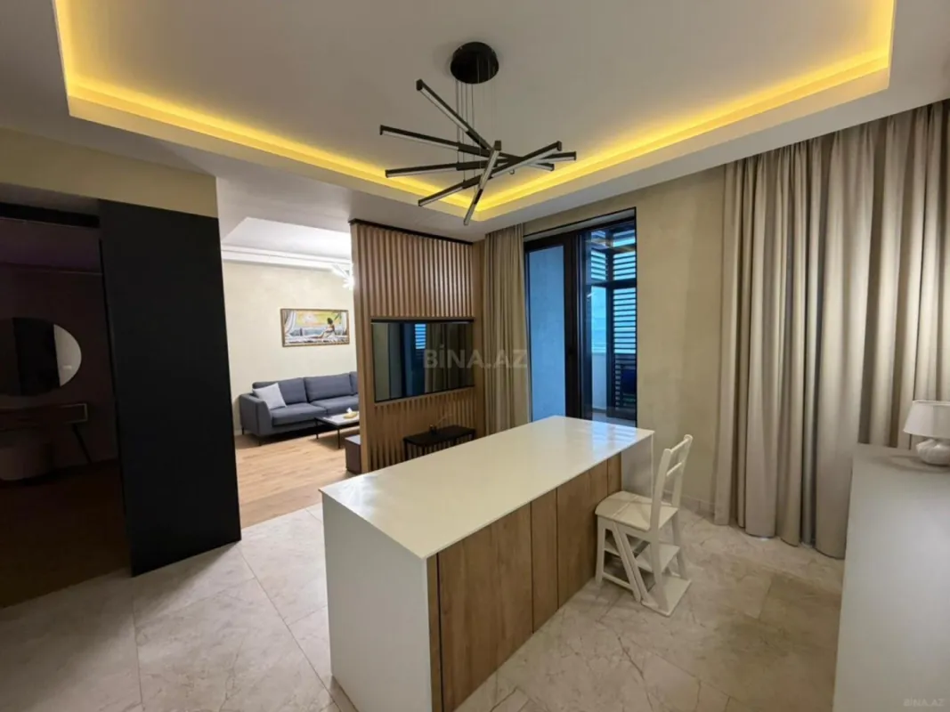 Kirayə verilir 2 otaqlı mənzil 93 m²