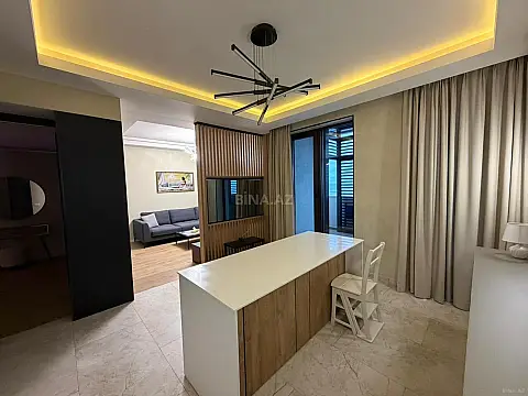 Kirayə verilir 2 otaqlı mənzil 93 m²