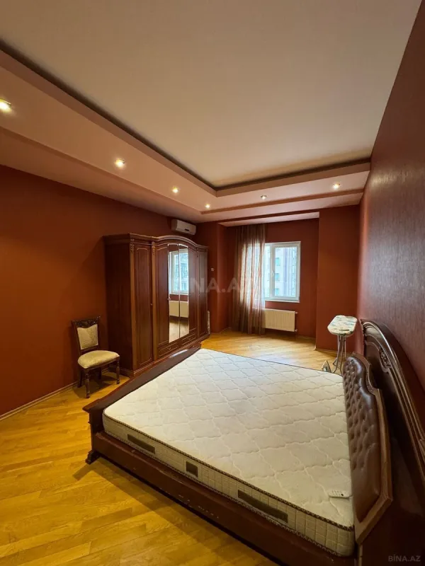 Satılır 3 otaqlı mənzil 160 m²